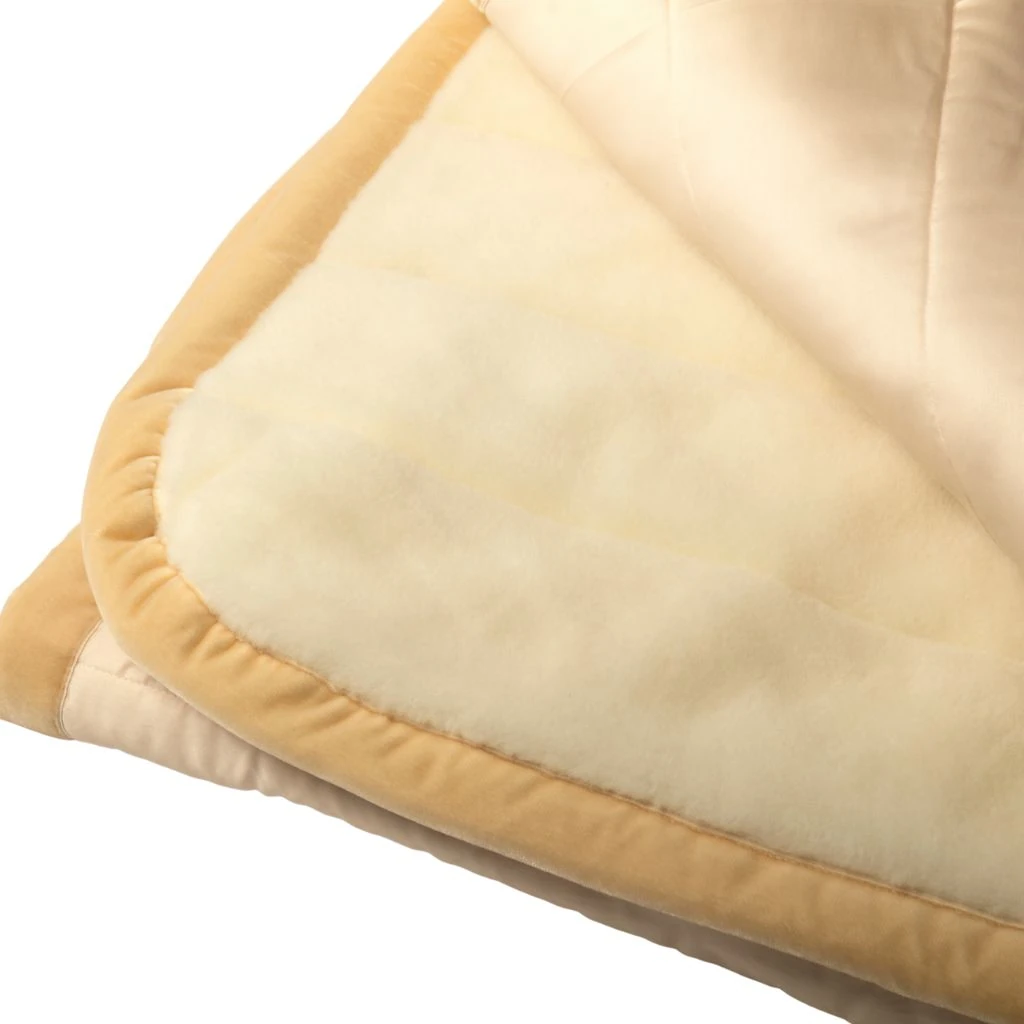 coperta leggera lana merino royal satin angolo 2